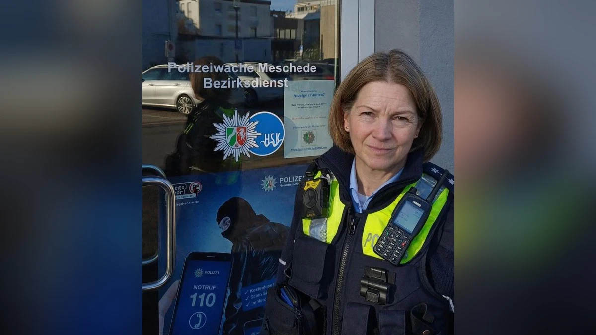 Sandra Stöckmann ist neue Bezirksdienstbeamtin in Meschede. © Funke Medien NRW | Polizei HSK