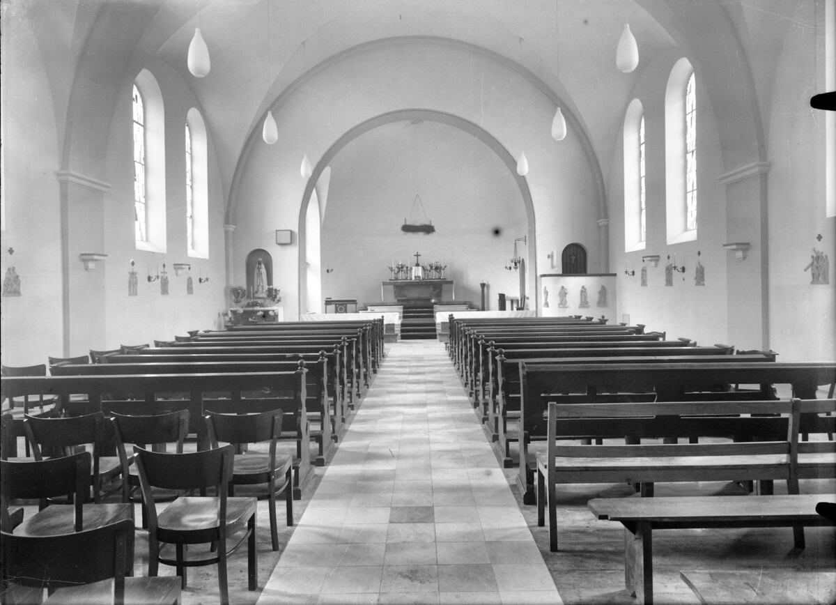 Neue Kirche mit alten Bänken